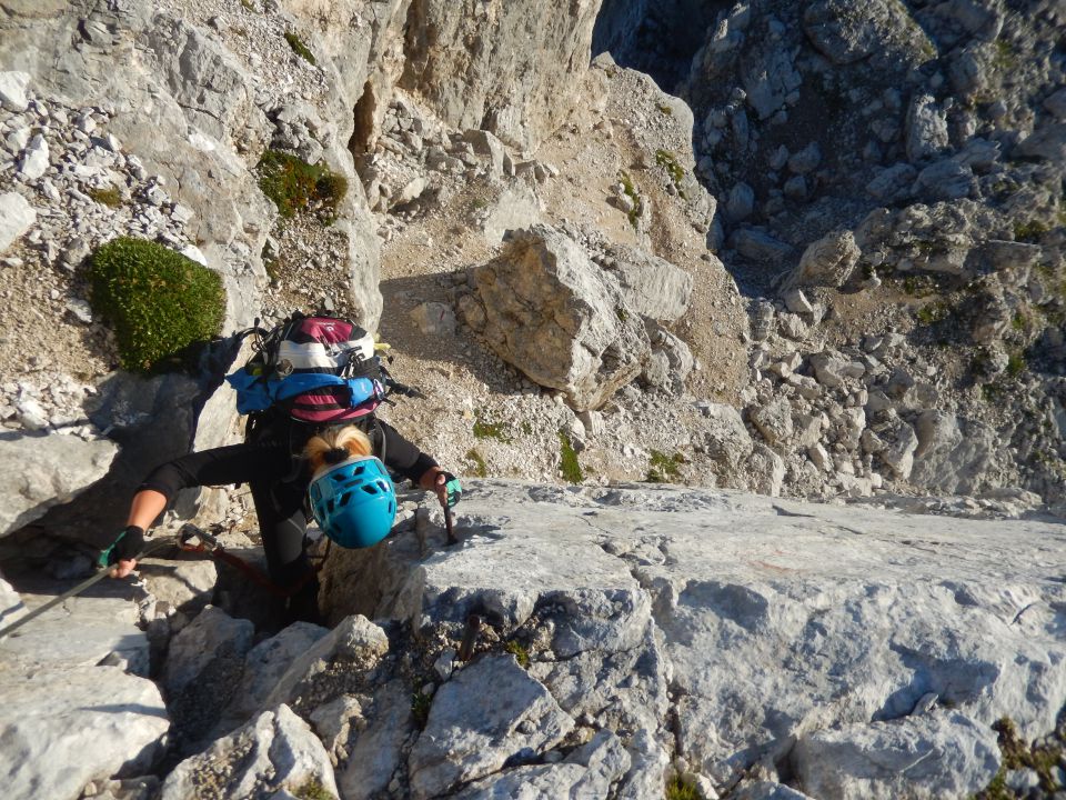 Navpičen spust na poti na Cmir