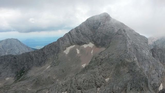 Razgled z vrha Dolgega hrbta na Grintovec