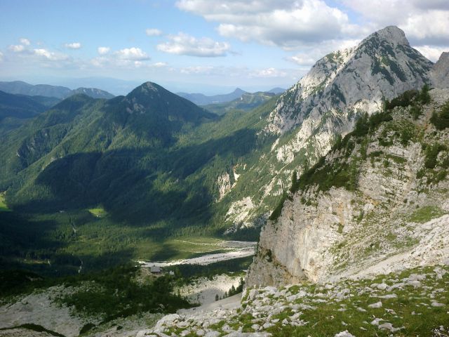 Razgled s poti na Goli vrh (levo), Veliko Babo (desno) ter Češko kočo na Spodnjih R.