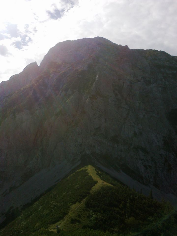 Razgled z poti na Hajnževo sedlo ter Veliki vrh (Košuta)