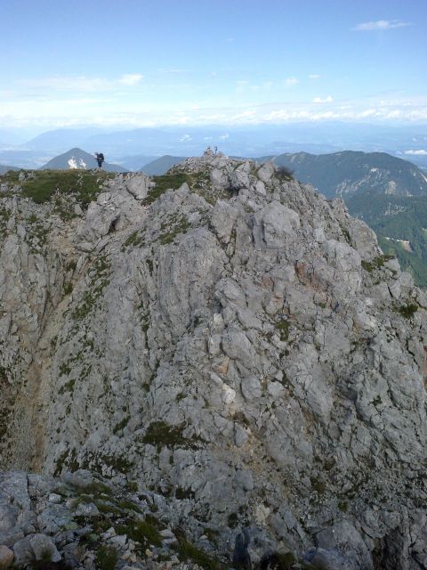 Razgled z poti proti vrhu Košutice