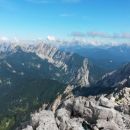 Razgled z vrha Palca na Košutico, Veliki vrh (Košute) ter Kamniško-Savinjske Alpe