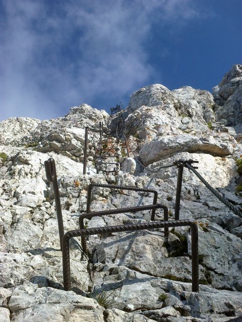 Pogled na nadaljnji vzpon čez 60m visoko Pipanovo lestev