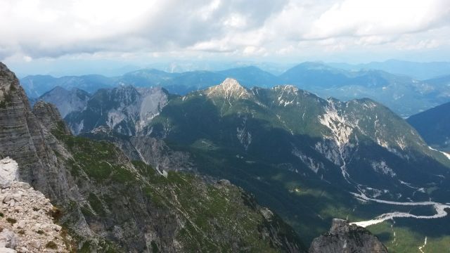 Razgled z vrha Špik Hude police na Poldašnjo špico / Jof di Miezegnot