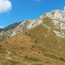 Razgled nazaj na celotno prehojeno pot z vrha Monte Zermule in njen vzhodni greben