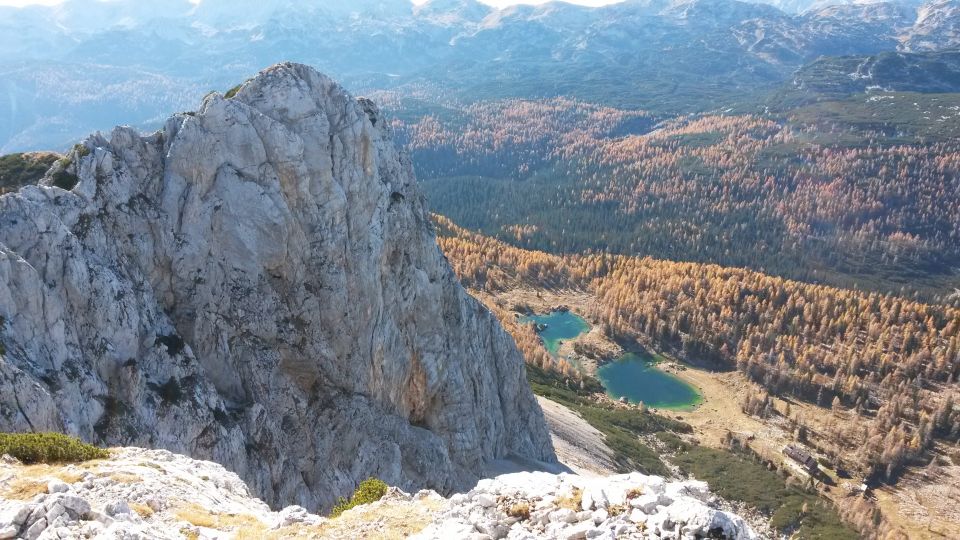 Razgled z vrha Velike Tičarice na Malo Tičarico in Dvojno jezero