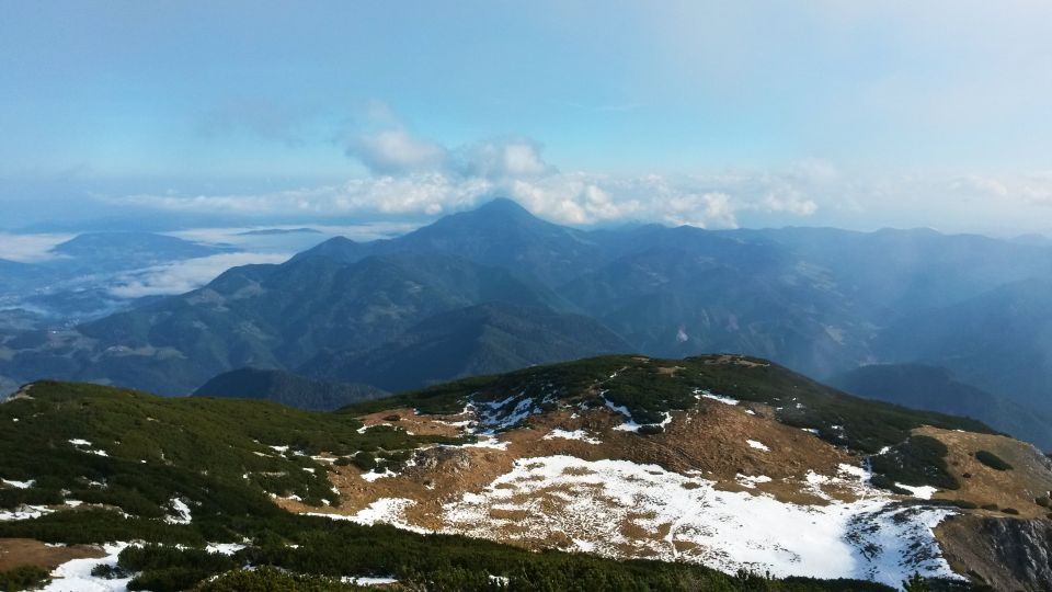 Razgled z vrha Kordeževe glave na Uršljo goro