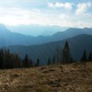 Razgled s sedla na Raduho (levo) in Olševo (desno)