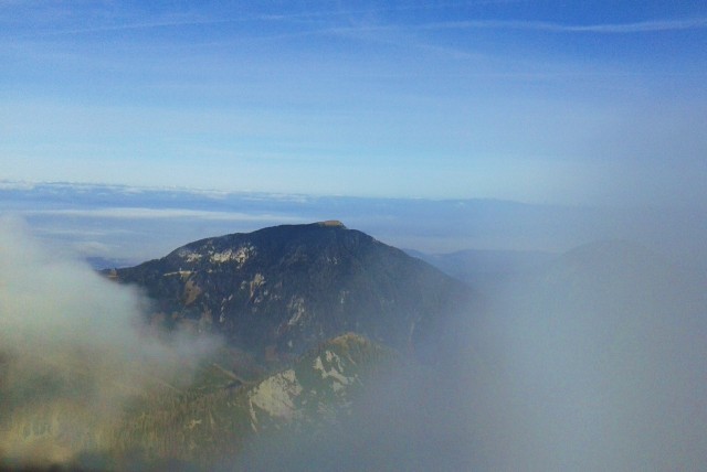 Razgled z Velikega vrha na Grlovec