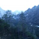 Jutranje prebujanje vrhov od Krofičke do Mrzle gore.