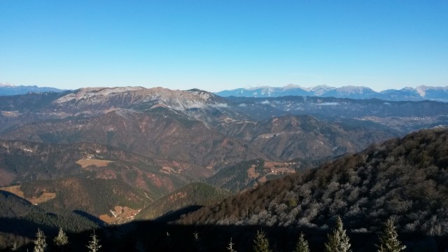 Razgled z vrha Blegoša na Ratitovec, Stol, Vrtačo, Begunjščico in Veliki vrh Košute