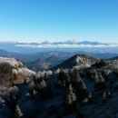 Razgled z vrha Blegoša na greben Košute, Storžič, Kočno, Grintovec in Krvavec
