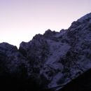 Ko se prebuja dan nad Logarsko dolino ...