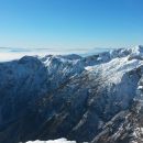 Razgled z vrha Turske gore na Krvavec (levo) in Kalški greben (desno)