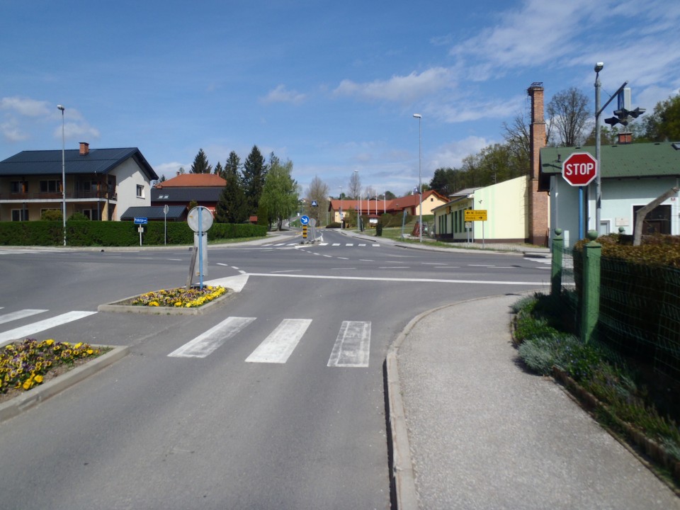 Prečiš glavno cesto Murska Sobota - Hodoš.