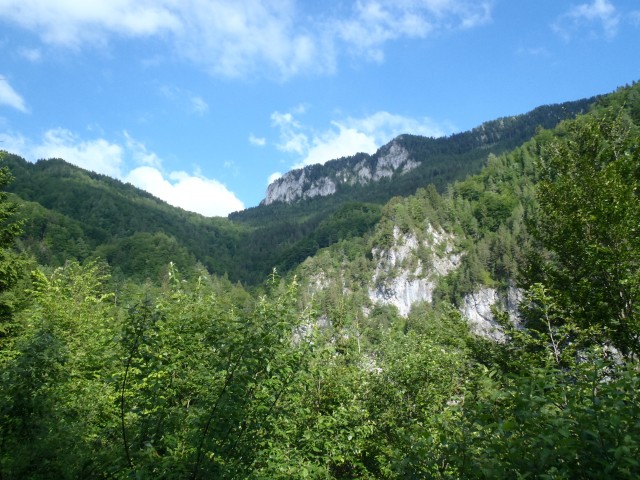 Pogled na sedlo Kal in Veliki Rogatec.