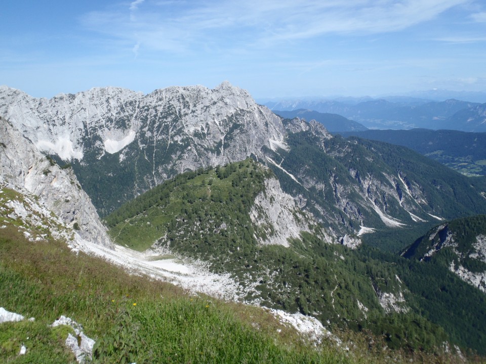 Visoka Ponca čez Slemenovo špico.