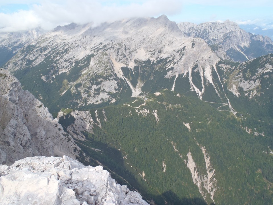 20170823 Prisojnik Hanzova - zadnje okno - foto povečava