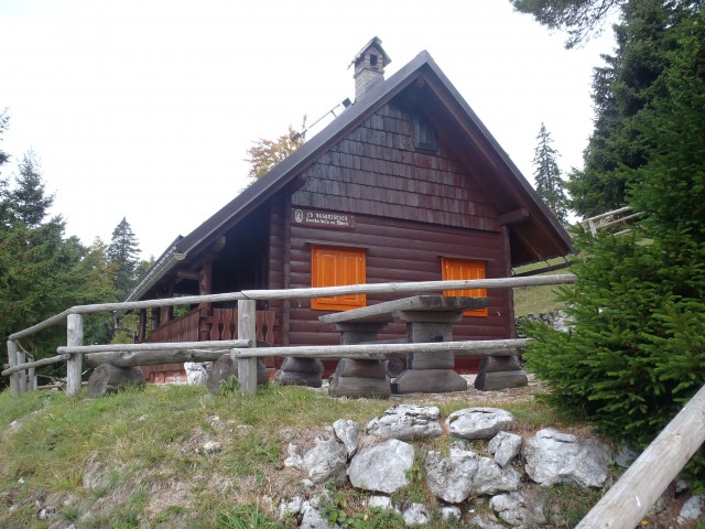 Lovski dom na Podgorski planini.