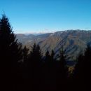 Ratitovec, v ozadju Triglav.