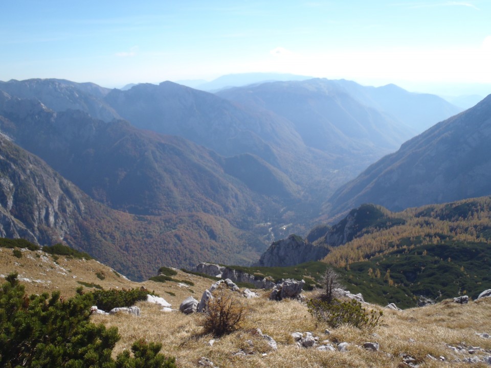 V daljavi Velika planina.