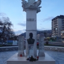 V Sevnici spomenik borcem NOB.