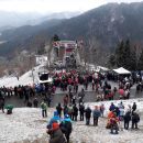 Proslava ob spomeniku v Dražgošah.