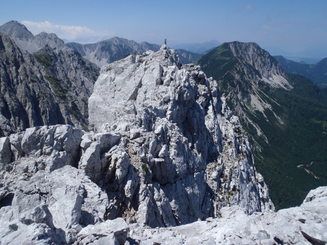 Eno minuto od SLO vrha je drugi, avstrijski vrh.