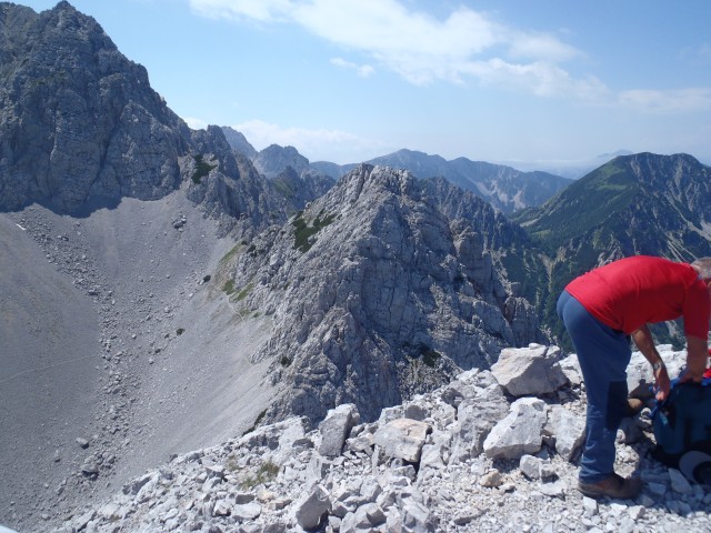 Levo Vrtača, Zelenjak in desno Ovčji vrh v Avstriji.