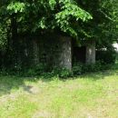 Bunker ob mostu čez reko Soro.