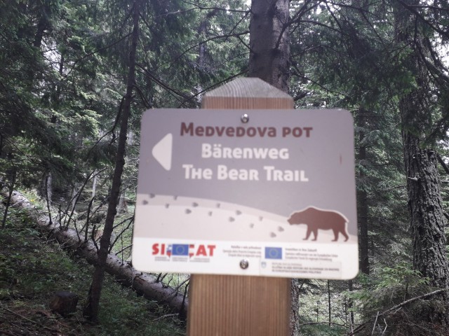 Na slovenski strani polno opozoril, čez mejo v avstrijo pa ne gredo.