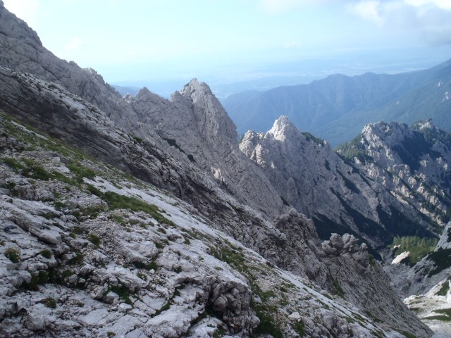 Greben Zaleniški špic od Staničevega vrha gor.