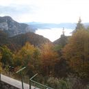 Jezero še vedno v megli.