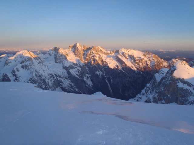 20200110 Triglav in jutro na kredarici - foto