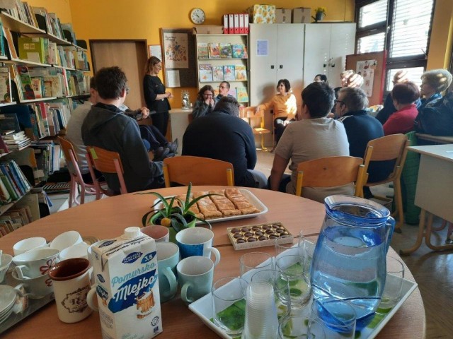 20230217 Medgeneracijsko branje na OŠ IV M. - foto
