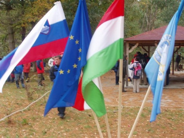 02 Zastave, Slovenija, EU, Madžarska in PZ Slovenije.