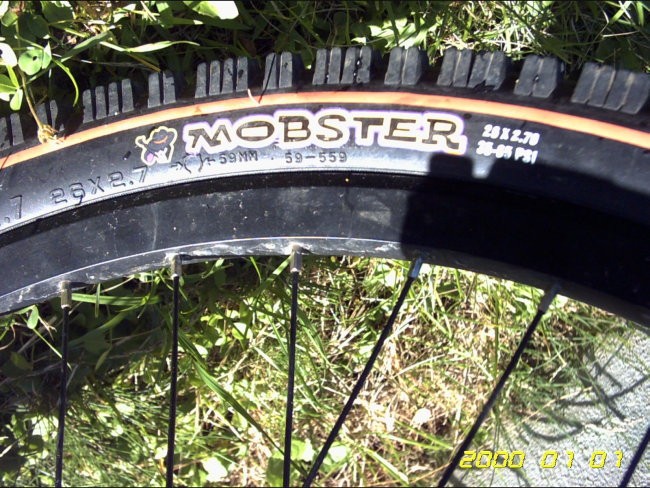 maxxis mobster 26x2.70