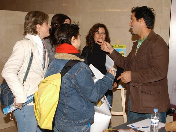 Shuk & Natasha con fans - foto povečava