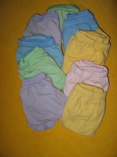 Komplet devetih bombažnih hlačk, velikosti 38, 1x oprane, nikoli nošene, komplet za 1 evro
