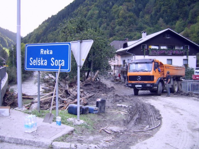 Poplave železniki - foto