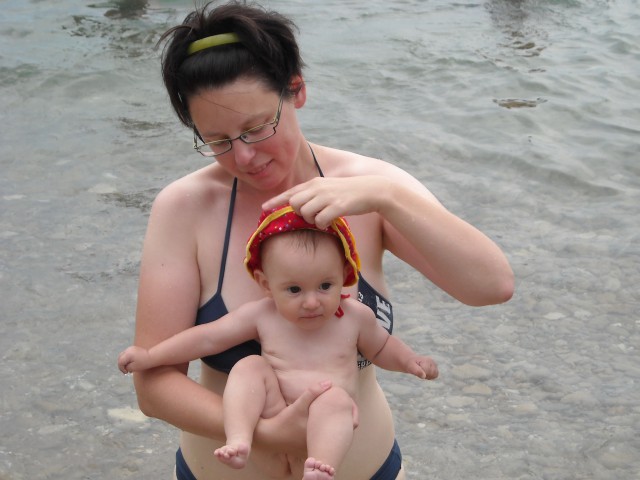 3. avg. - danes sem spet plavala v morju - jeeejjj (PS sta se spomnila fotkat ko sva z mam