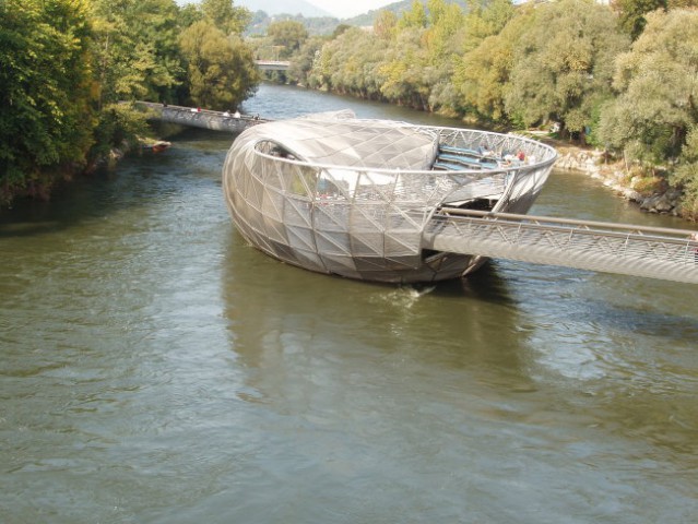 Graz - otok na Muri - foto