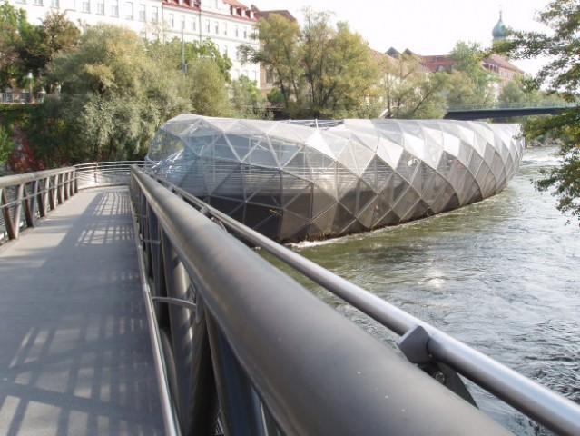 Graz - otok na Muri - foto