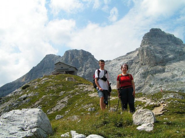 096_4 Pogačnikov dom, 2050 m, 28.07.07